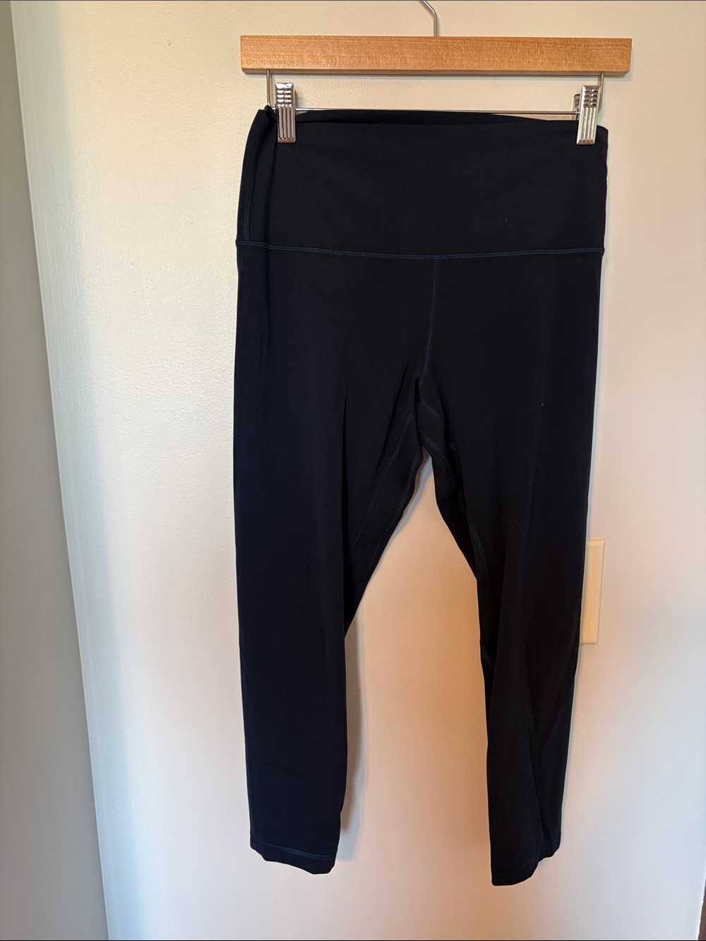 Lululemon - Picture 1 of 5